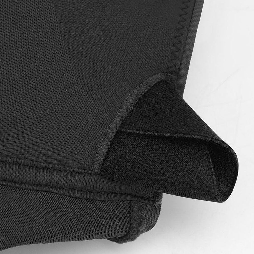 Koriģējošs peldkostīms sievietēm ar dziļu V-veida kakla izgriezumu un izņemamiem polsteriem