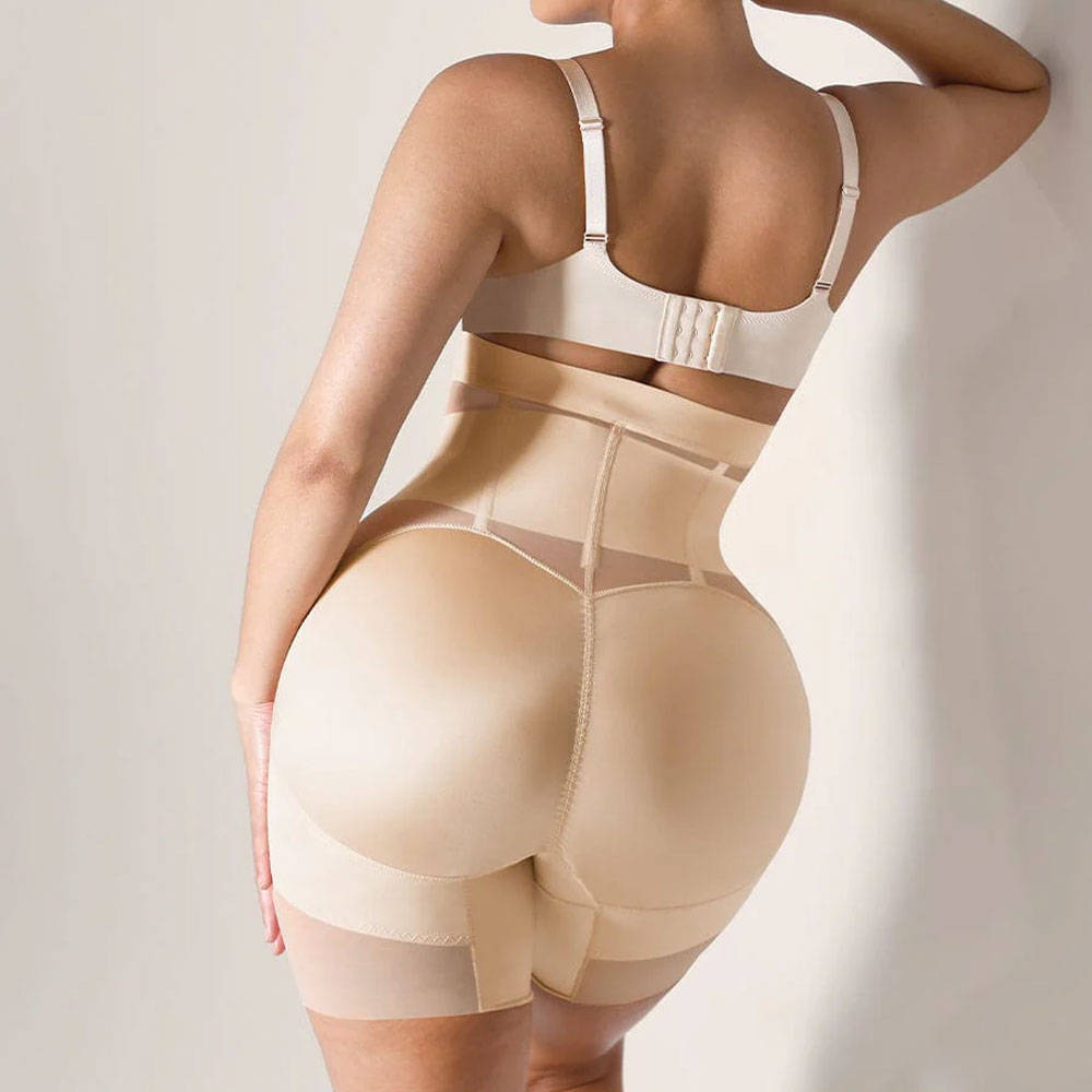stingri koriģējoša veļa sievietēm formas iegūšanai - bēšas krāsas koriģejošie šorti ar augsto malu un dibena pacelšanas funkciju