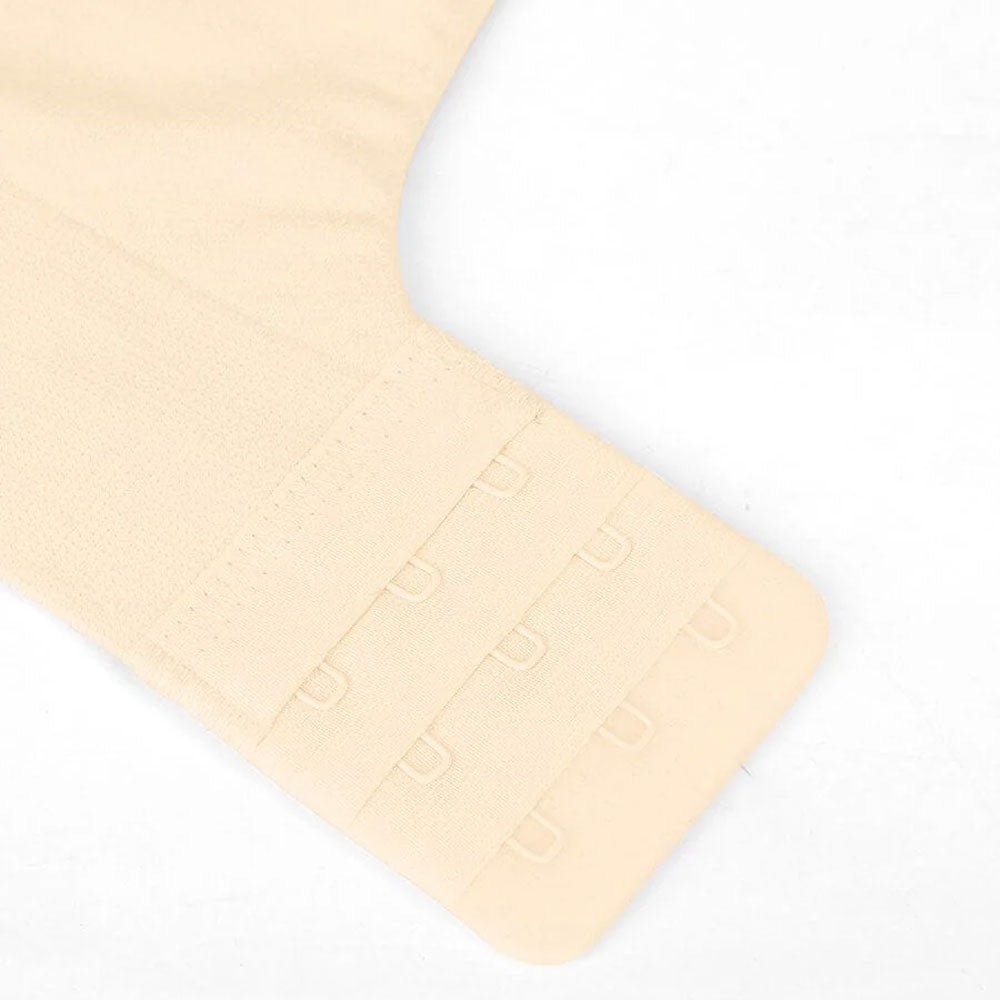 Sieviešu bezšuvju krūšturis ar koriģējošu efektu un mīkstu audumu – neredzams zem apģērba, tuvplāns