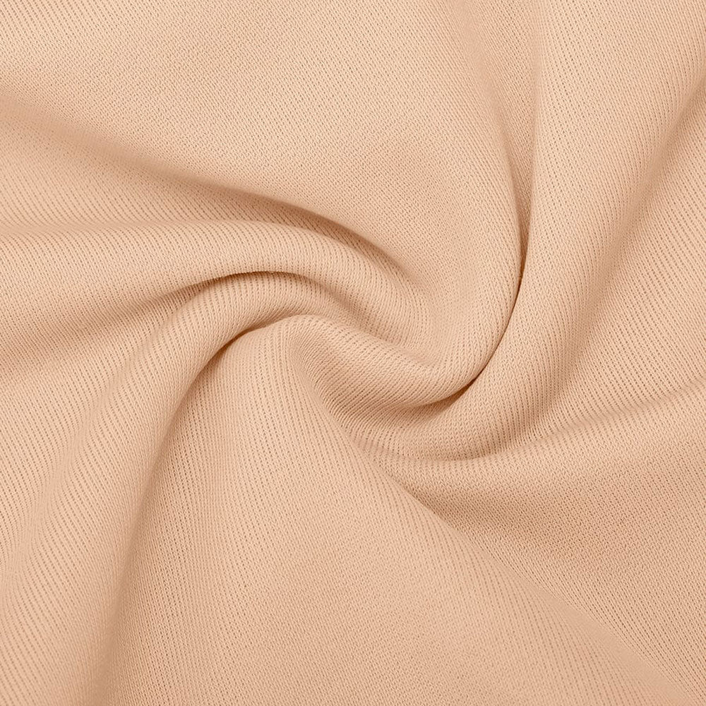 Bezšuvju shapewear bodijs ar krūšu atbalstu – elpojošs un elastīgs audums, kas pielāgojas ķermenim, materiāla tuvplāns