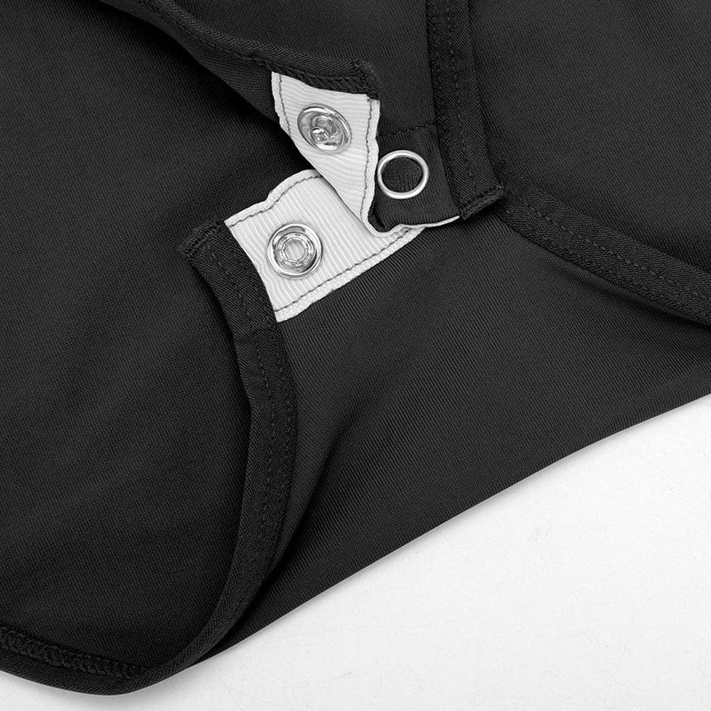 Melns bezvīļu bodijs ar apaļu kakla izgriezumu, detaļu tuvplāns